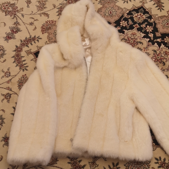 Elegant and beautiful ladies jacket size xl - Picture 1 of 4